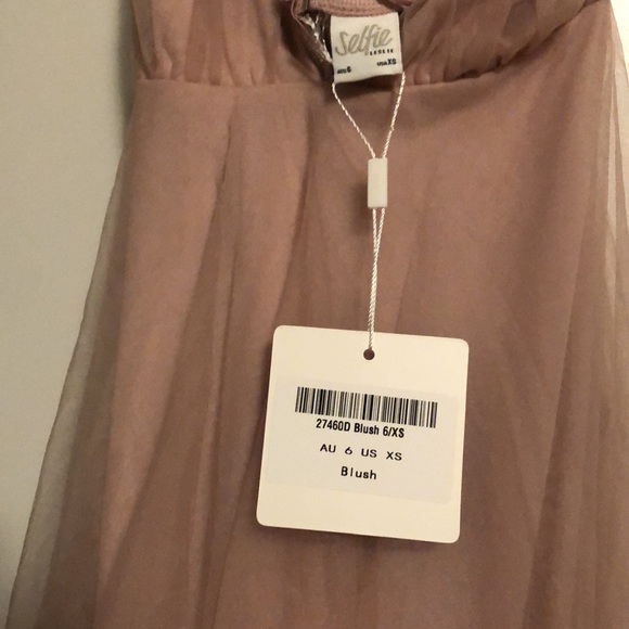 Blush plunging neckline midi dress - Picture 5 of 5
